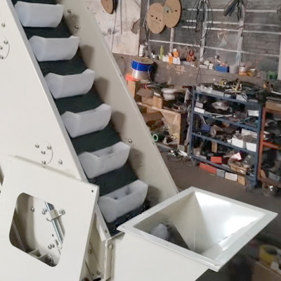 全封閉傾斜斗式提升機(jī)